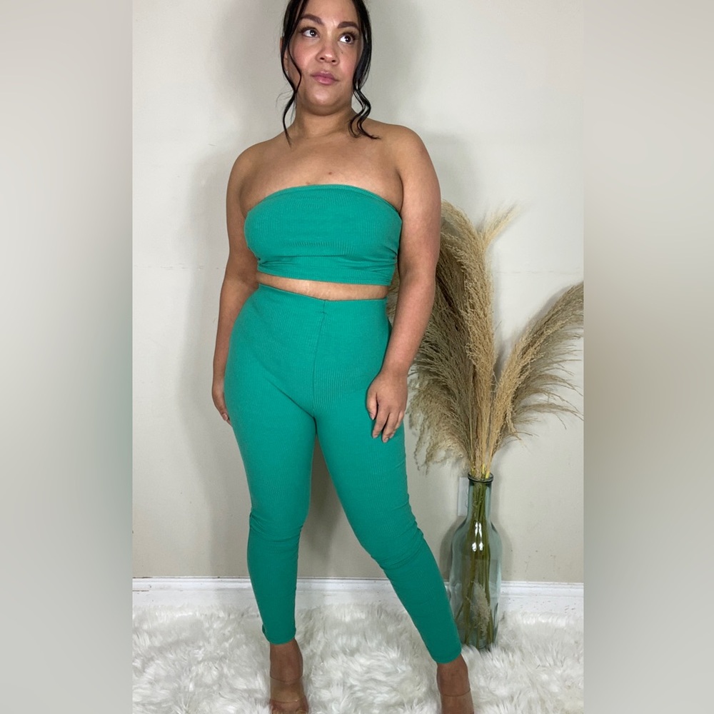 Green leggings set 💚